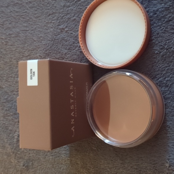 Anastasia cream bronzer - Picture 4 of 4
